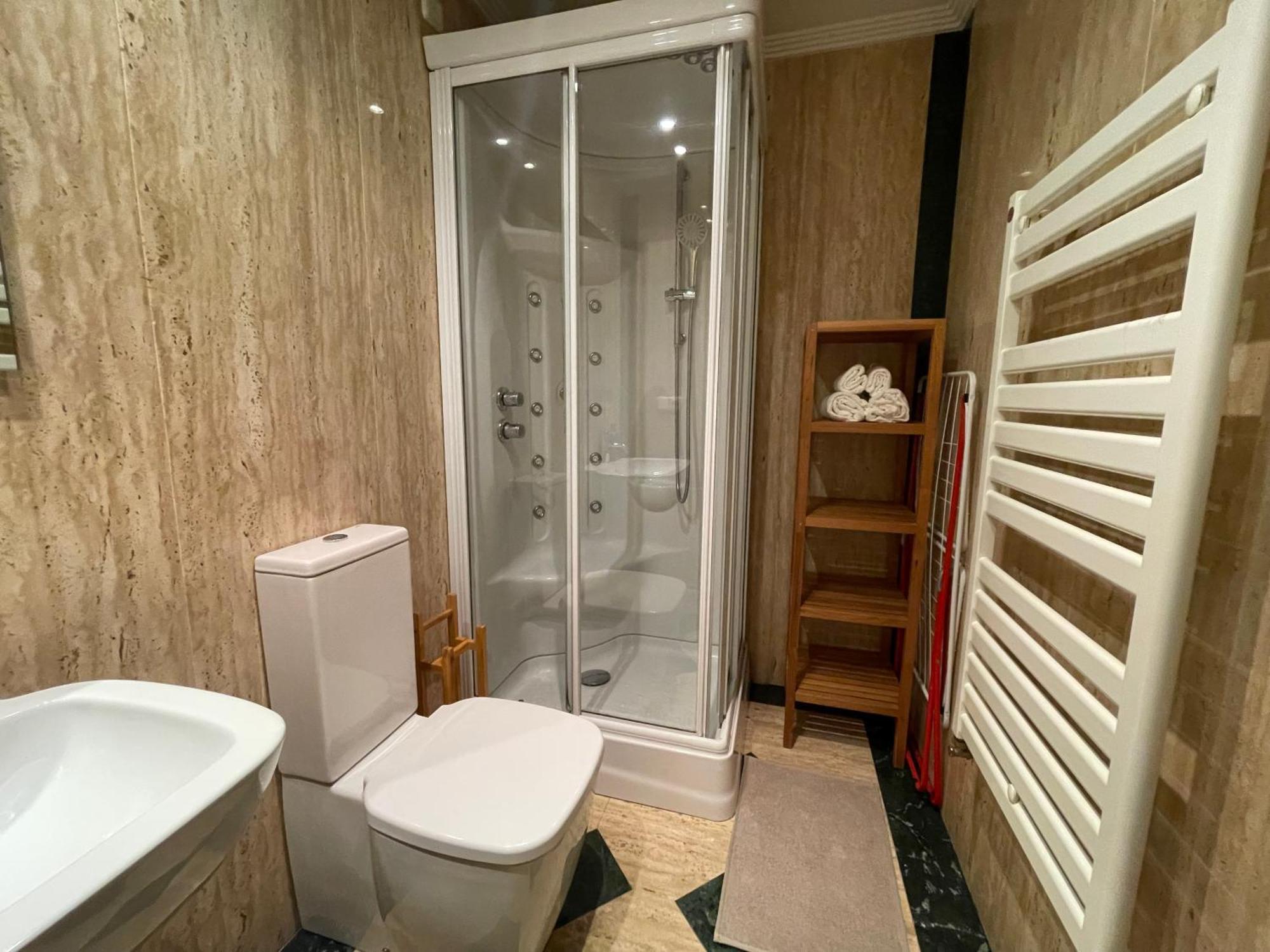 Atuaire Home Vivienda A Luminosa Parking Incluido En Plena Calle Comercial Burgo 外观 照片